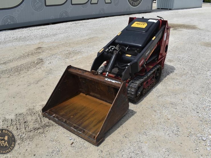toro-dingo-tx427n-image-1