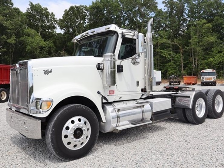 #542-•-2011-international-eagle-day-cab-truck-image-1