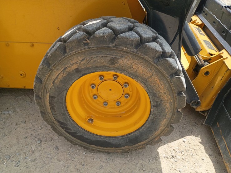 2022-deere-330g-image-62
