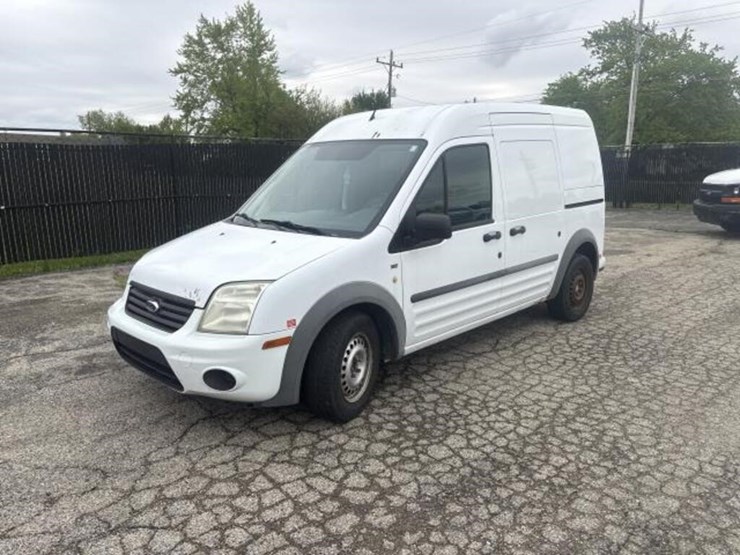 2010-ford-transit-connect-image-1