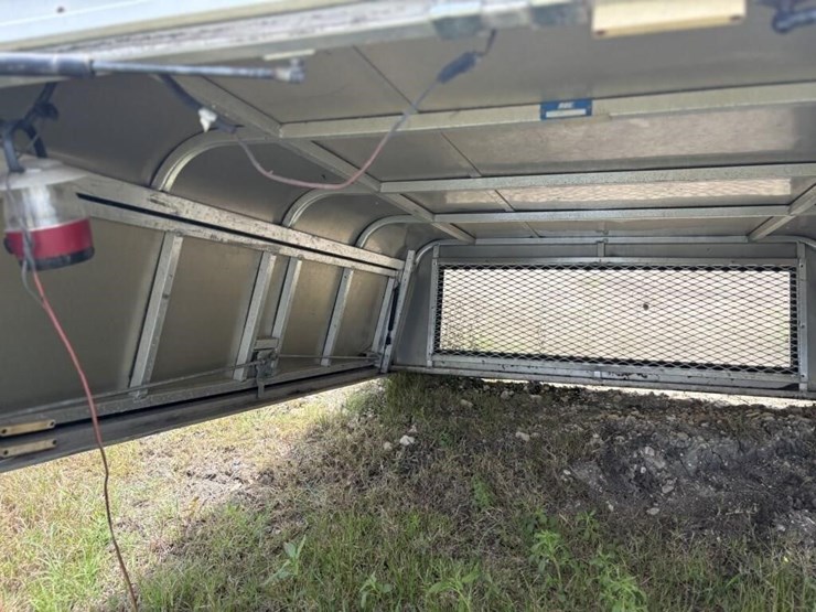 l3---aluminum-camper-shell-image-10