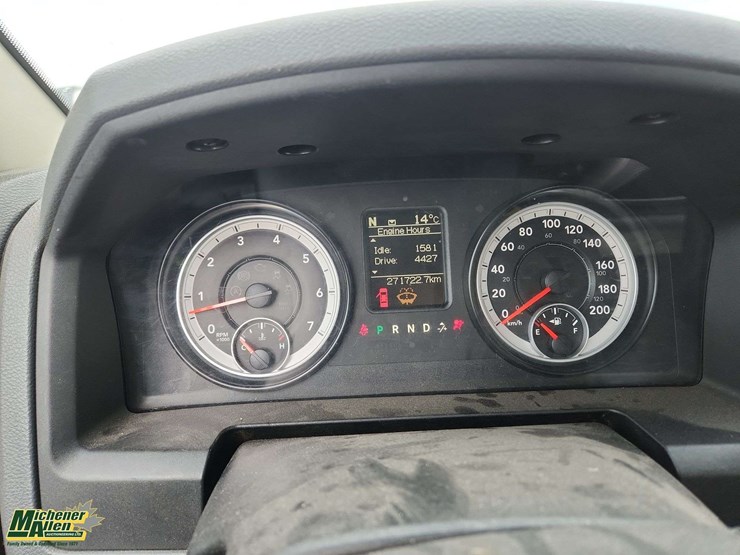 2014-dodge-1500-image-18