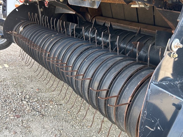 case-ih-rb465-image-10