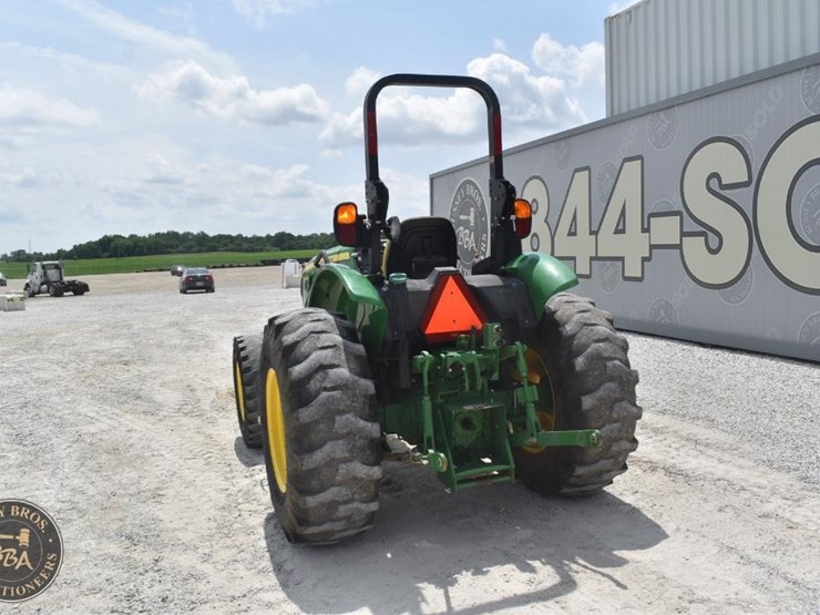 2021-john-deere-5045e-image-13