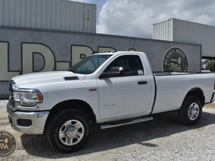 2022-ram-3500-hd-image-2