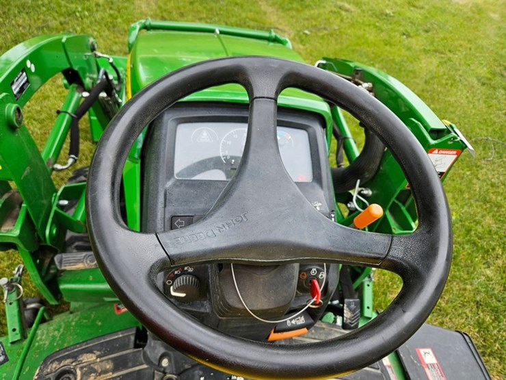 john-deere-1025r-image-40
