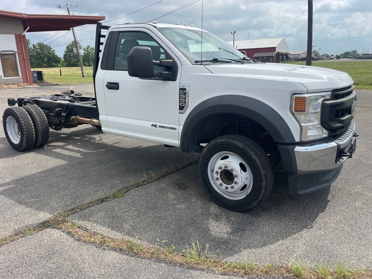 2021-ford-f550-image-4