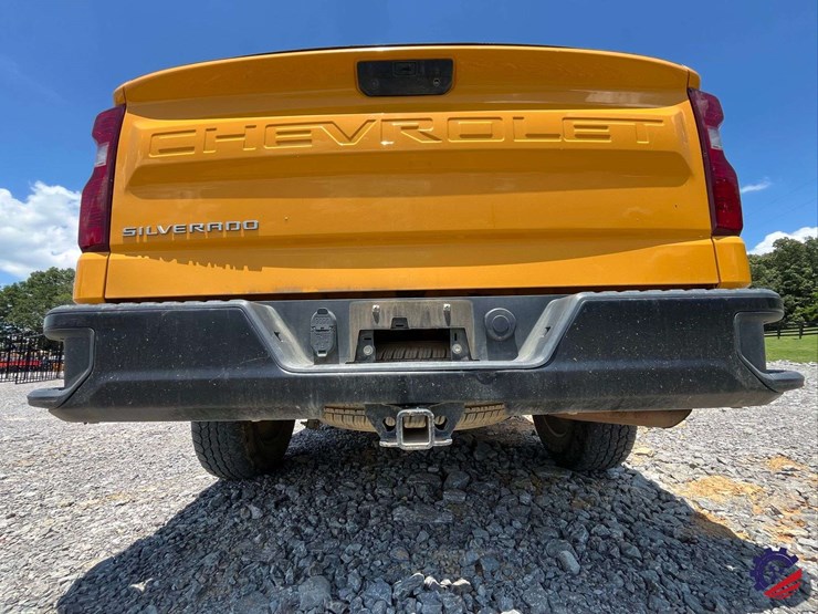 2021-chevrolet-silverado-4x4-pickup-truck-image-19
