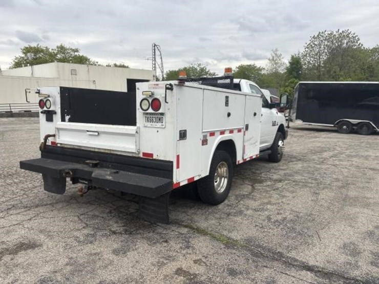 2014-dodge-3500-image-5