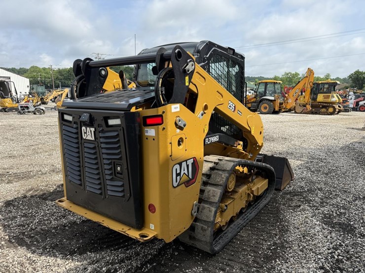 2024-caterpillar-255-image-4
