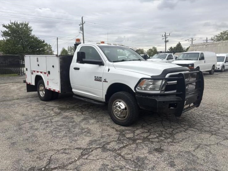 2014-dodge-3500-image-6