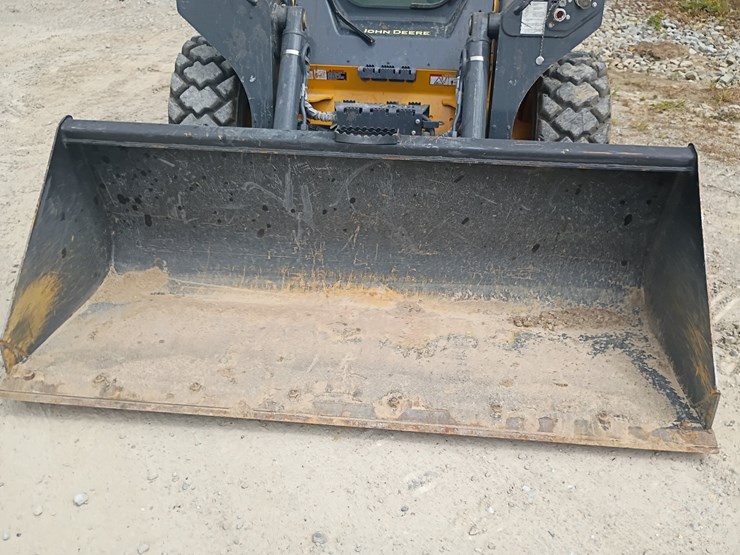 2022-deere-330g-image-50