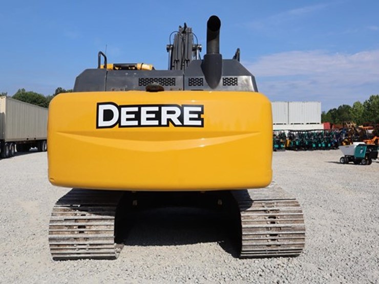 2017-deere-210g-image-4