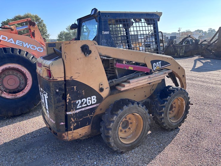 caterpillar-226b-image-4