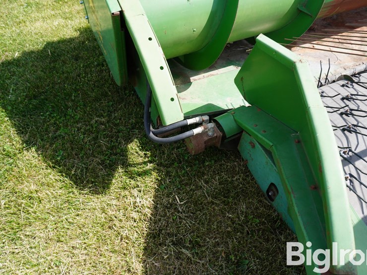 john-deere-212-image-9