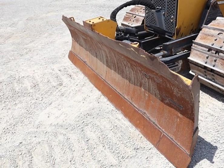 2019-deere-650k-lgp-image-24