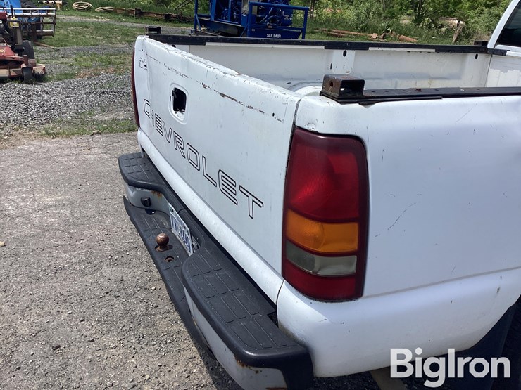 2001-chevrolet-silverado-1500-image-17