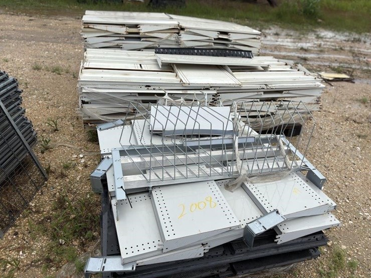 l4---metal-isle-shelving-image-1