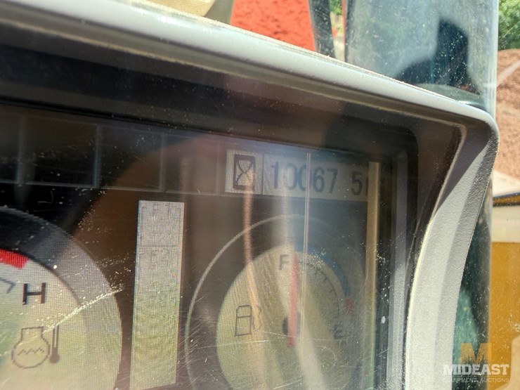 2011-deere-75d-image-19