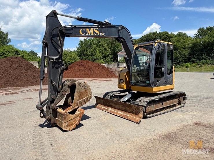 2011-deere-75d-image-1