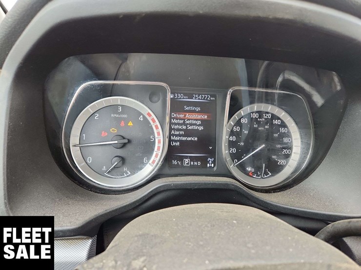 2016-nissan-titan-image-32