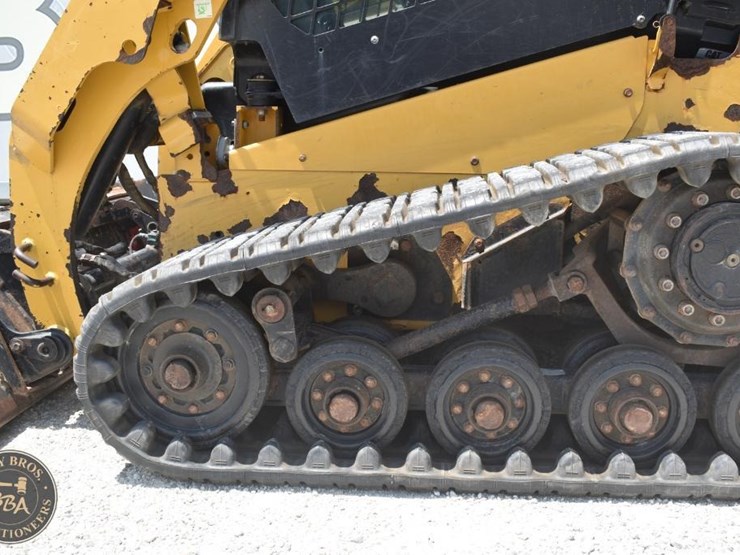 2018-caterpillar-257d-image-31