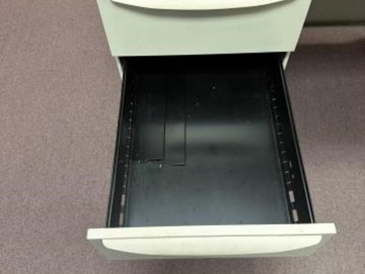 metal-executive-u--shape-desk,-overhead-hutch-a-image-10