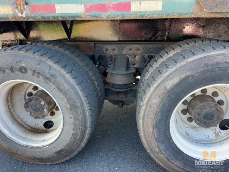 2001-kenworth-t300-image-21