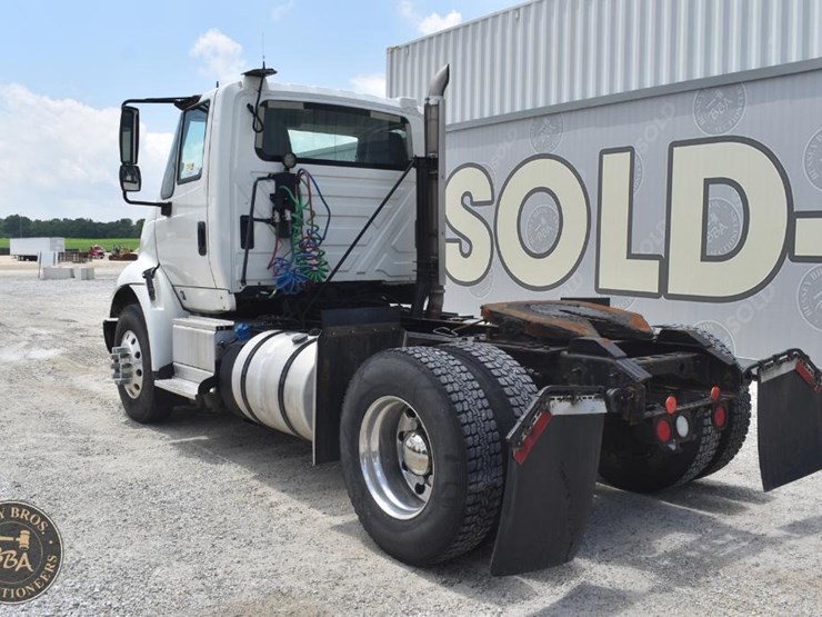 2015-international-transtar-8600-image-3