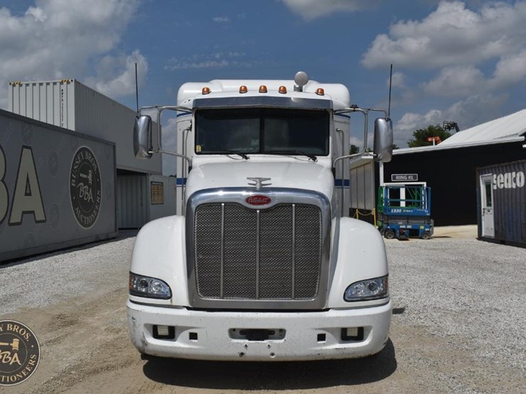 2012-peterbilt-386-image-9