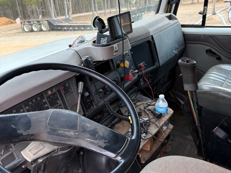 1996-cummins-m11-image-9