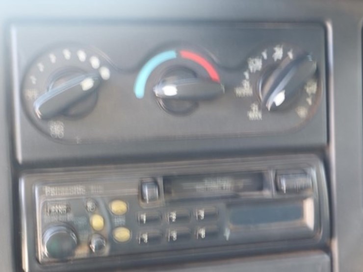 2005-international-durastar-4300-image-27