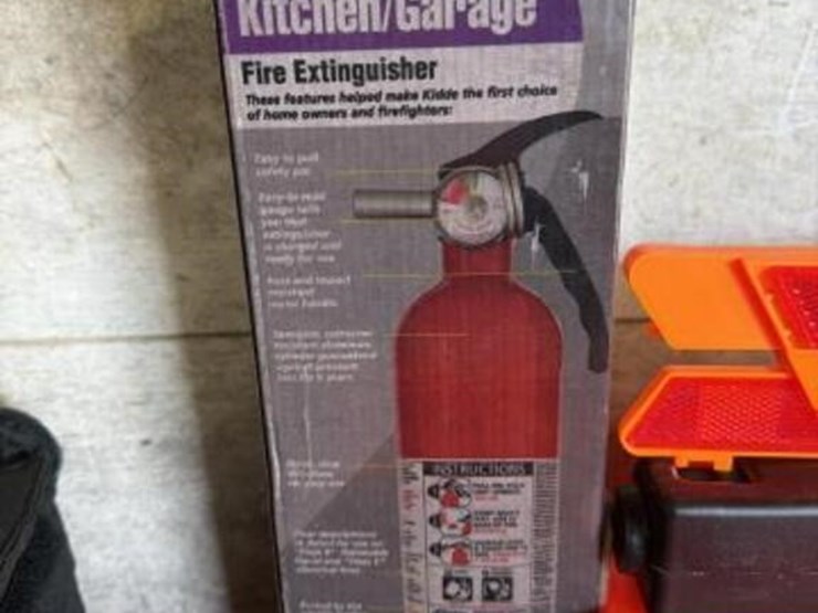 ram-truck-emergency-kit-image-3