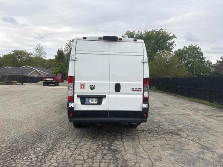 2022-dodge-3500-image-4
