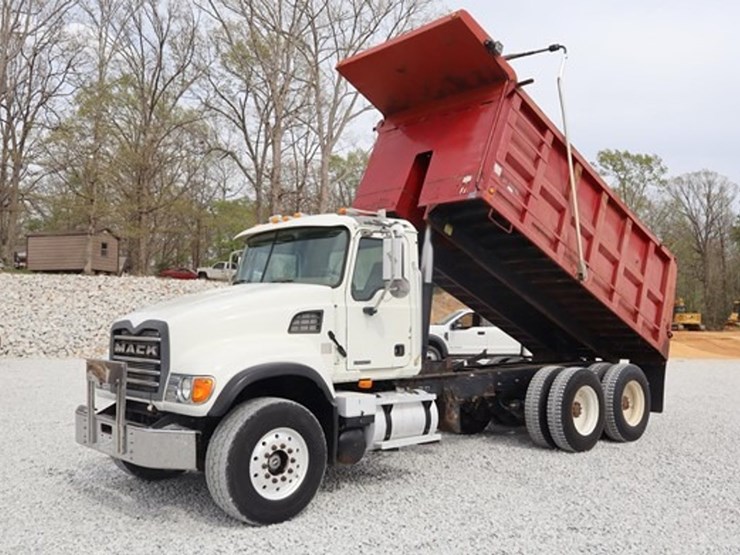#521-•-2007-mack-cv713-tandem-axle-dump-truck-image-1
