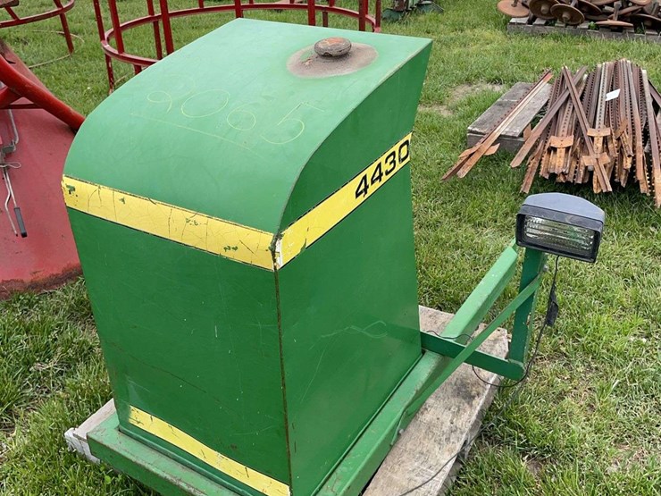 john-deere-front-fuel-tank-off-4430-image-2