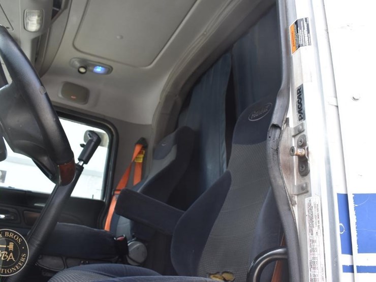2012-peterbilt-386-image-39
