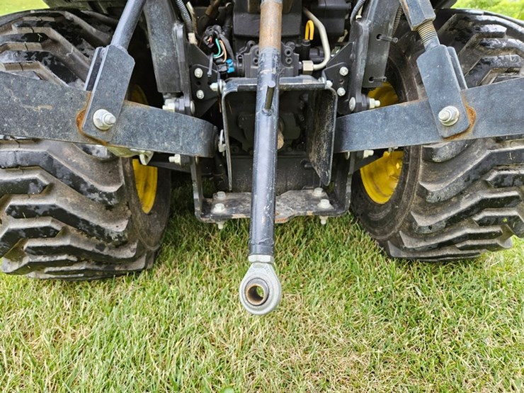 john-deere-1025r-image-22