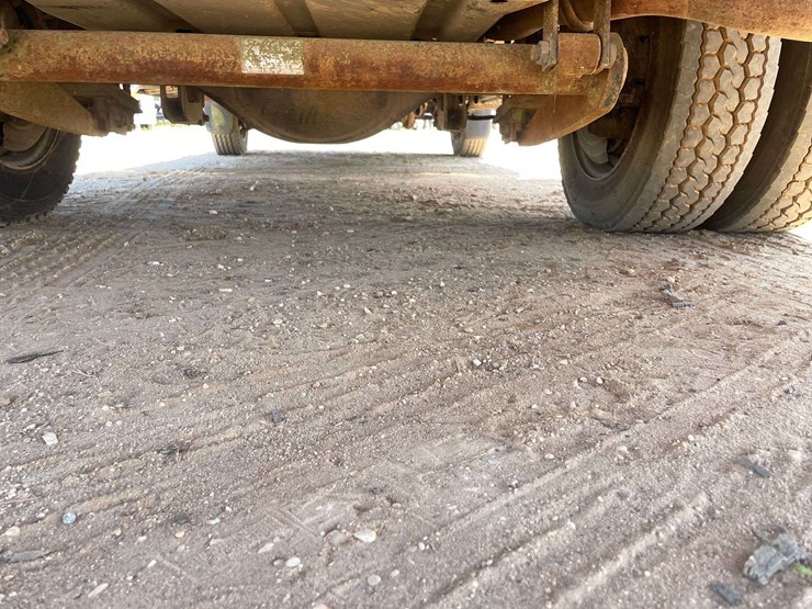 2006-ford-f550-image-25