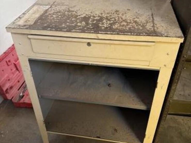 industrial-sjop-desk-with-slope-top-image-1