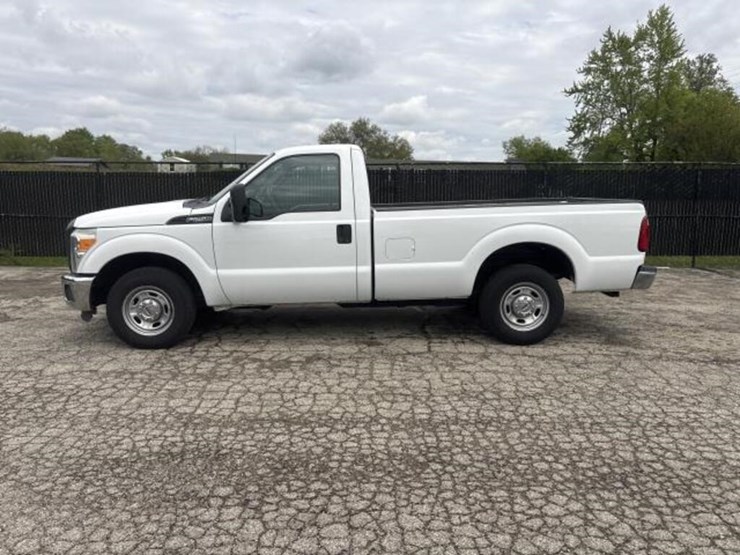 2015-ford-f250-xl-image-2
