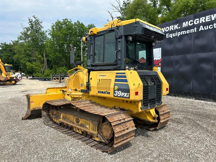 2016-komatsu-d39pxi-24-image-2
