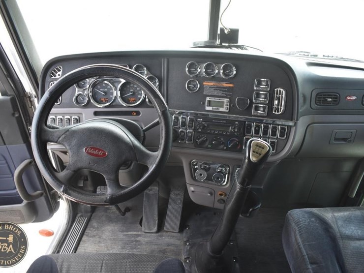 2012-peterbilt-386-image-56