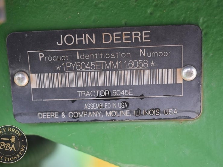 2021-john-deere-5045e-image-35