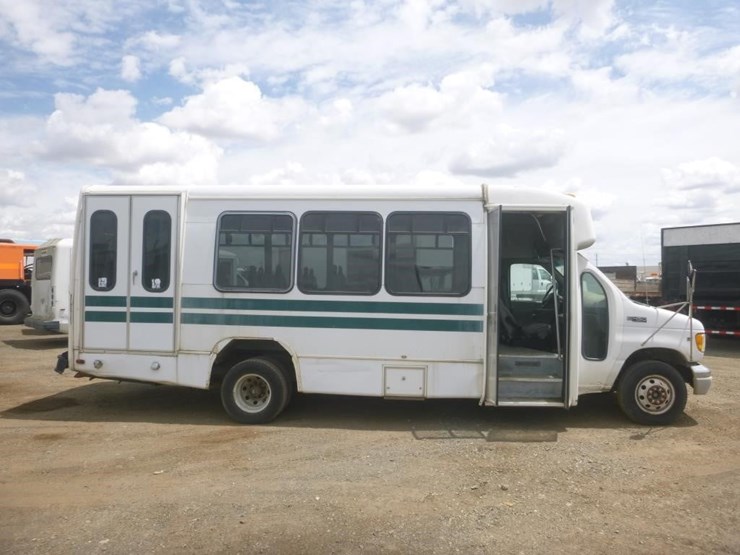 2002-ford-e450-image-8