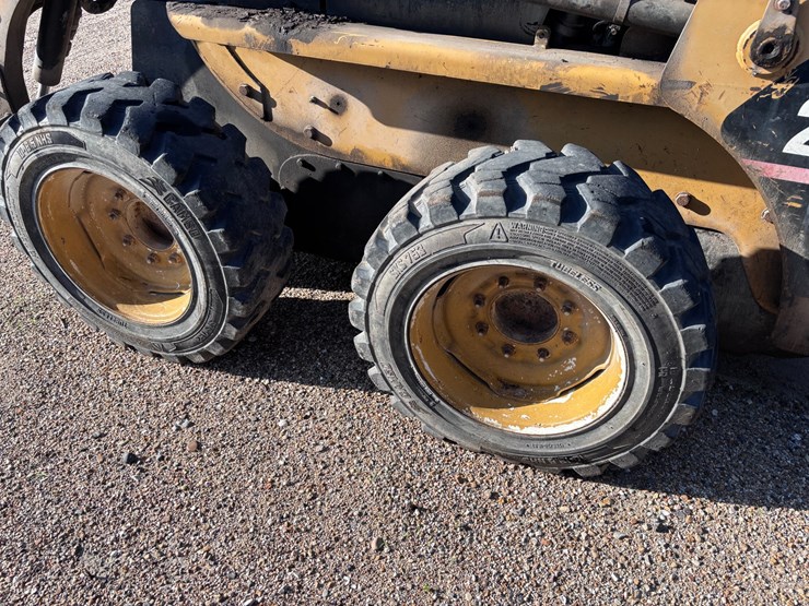 caterpillar-226b-image-8
