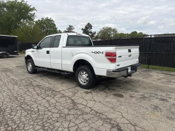 2011-ford-f150-xl-image-3