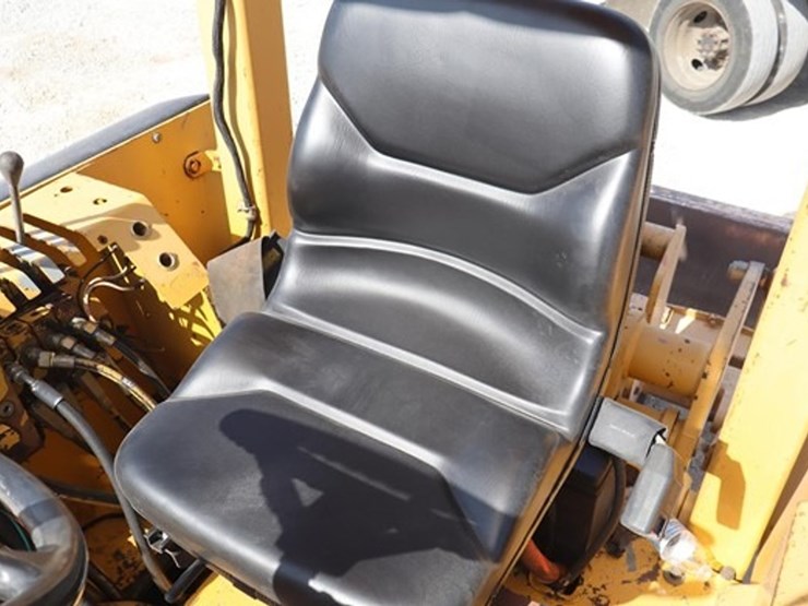 2005-deere-210le-image-18