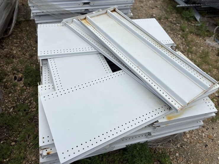l4---metal-isle-shelving-image-4