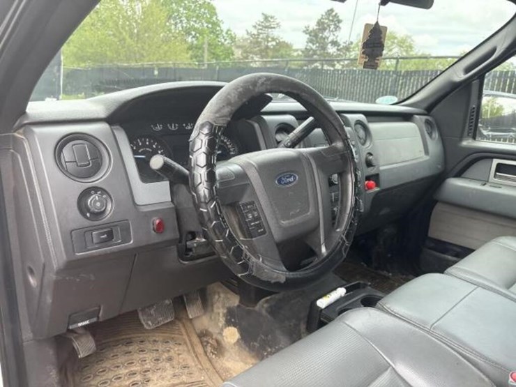 2011-ford-f150-xl-image-16